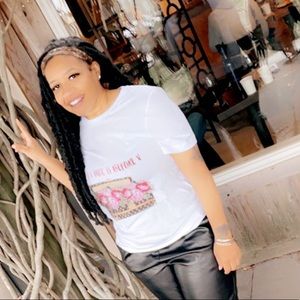 Meet your Posher, Damitra